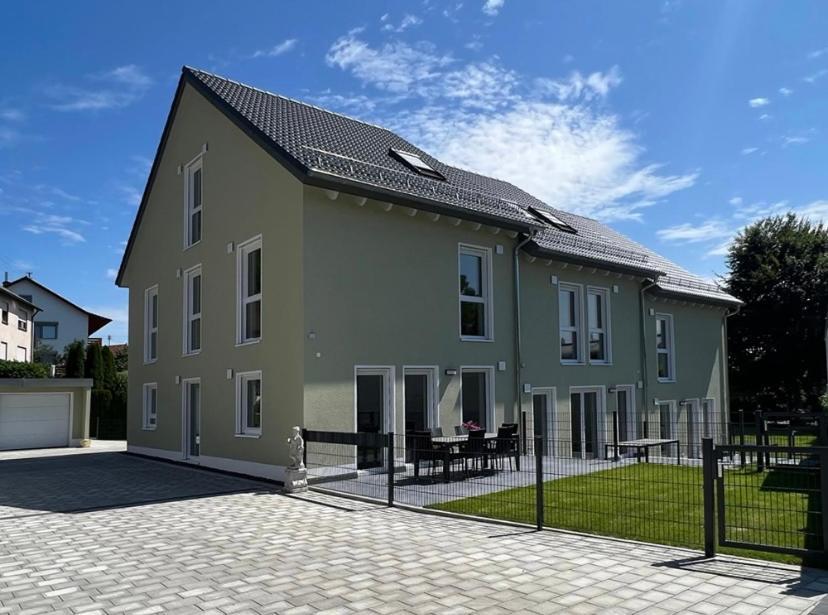 Ferienhaus Ferati Γκούνζμπουργκ Εξωτερικό φωτογραφία